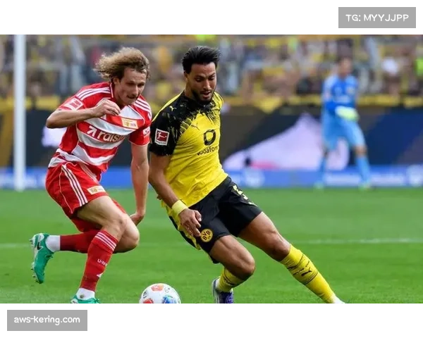 多特蒙德进攻组合多样性，吉拉西抢点与拜尔穿插创造不同威胁